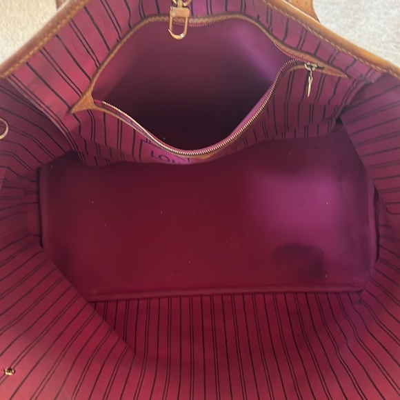 Authentic Neverfull GM Monogram PINK inside lining comes with receipt 2018 - Picture 8 of 17